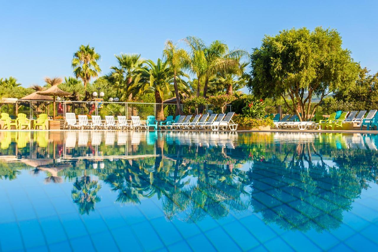 3 Bedroom Chalets Camping Lei Suves - Joycasa روكبرون-سور-أرجينس المظهر الخارجي الصورة