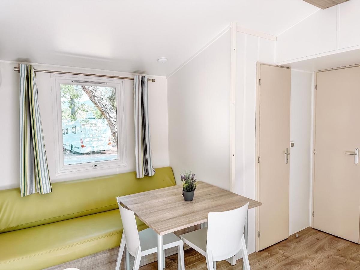 3 Bedroom Chalets Camping Lei Suves - Joycasa روكبرون-سور-أرجينس المظهر الخارجي الصورة